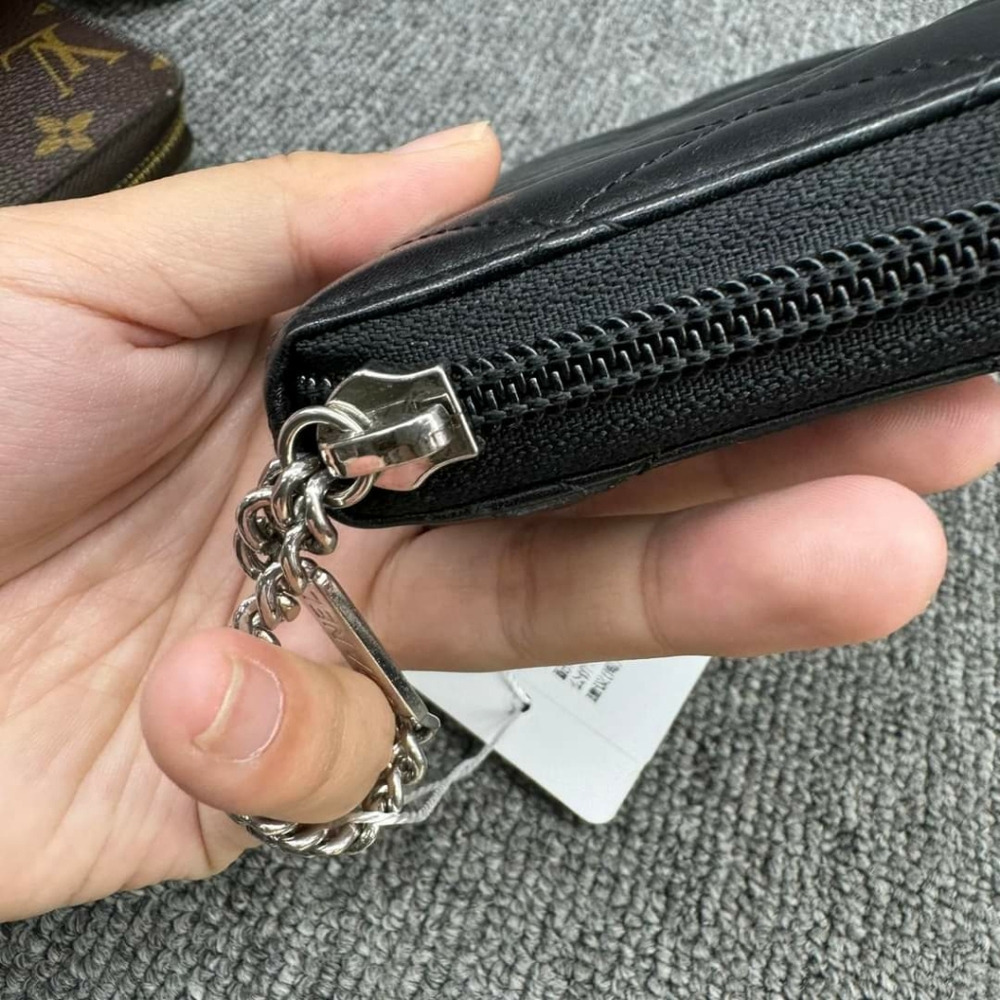 100% Authentic CHANEL Cambon Leather Wallet - Picture 8 of 16